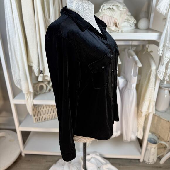 Sanctuary Sz. XL velvety black snap up top, sexy, day night, dress casual #4336 - Picture 4 of 10